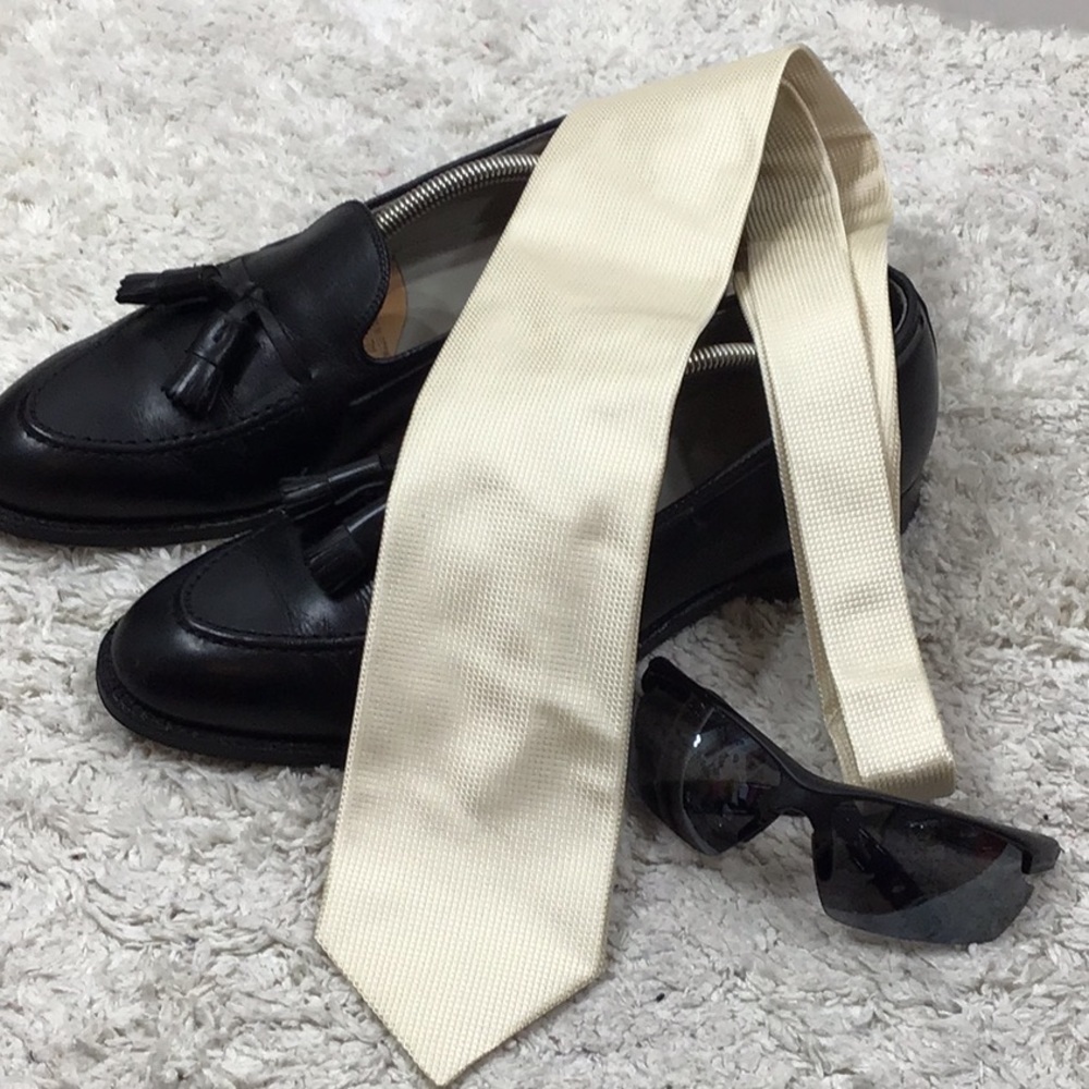 Valentino cream silk tie Italy